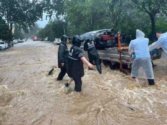 大雨成灾的短文（形容雨大成灾的诗）-图3